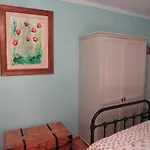 Les Chandelles Bed & Breakfast