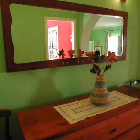 Les Chandelles Bed & Breakfast *
