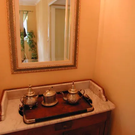 Oda ve Kahvaltı Les Chandelles 3*