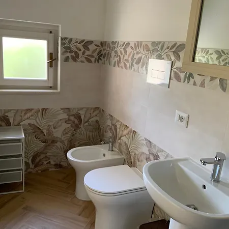 Les Chandelles Bed & Breakfast San Menaio