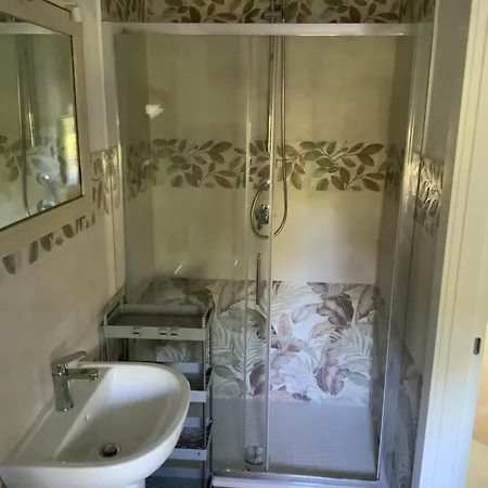 Les Chandelles Bed and breakfast San Menaio