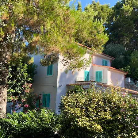 Bed & Breakfast Les Chandelles 3*