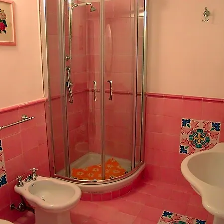 Les Chandelles Bed & Breakfast San Menaio